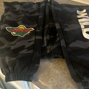 Minnesota Wild camo jogger - sz small - nwot - never worn